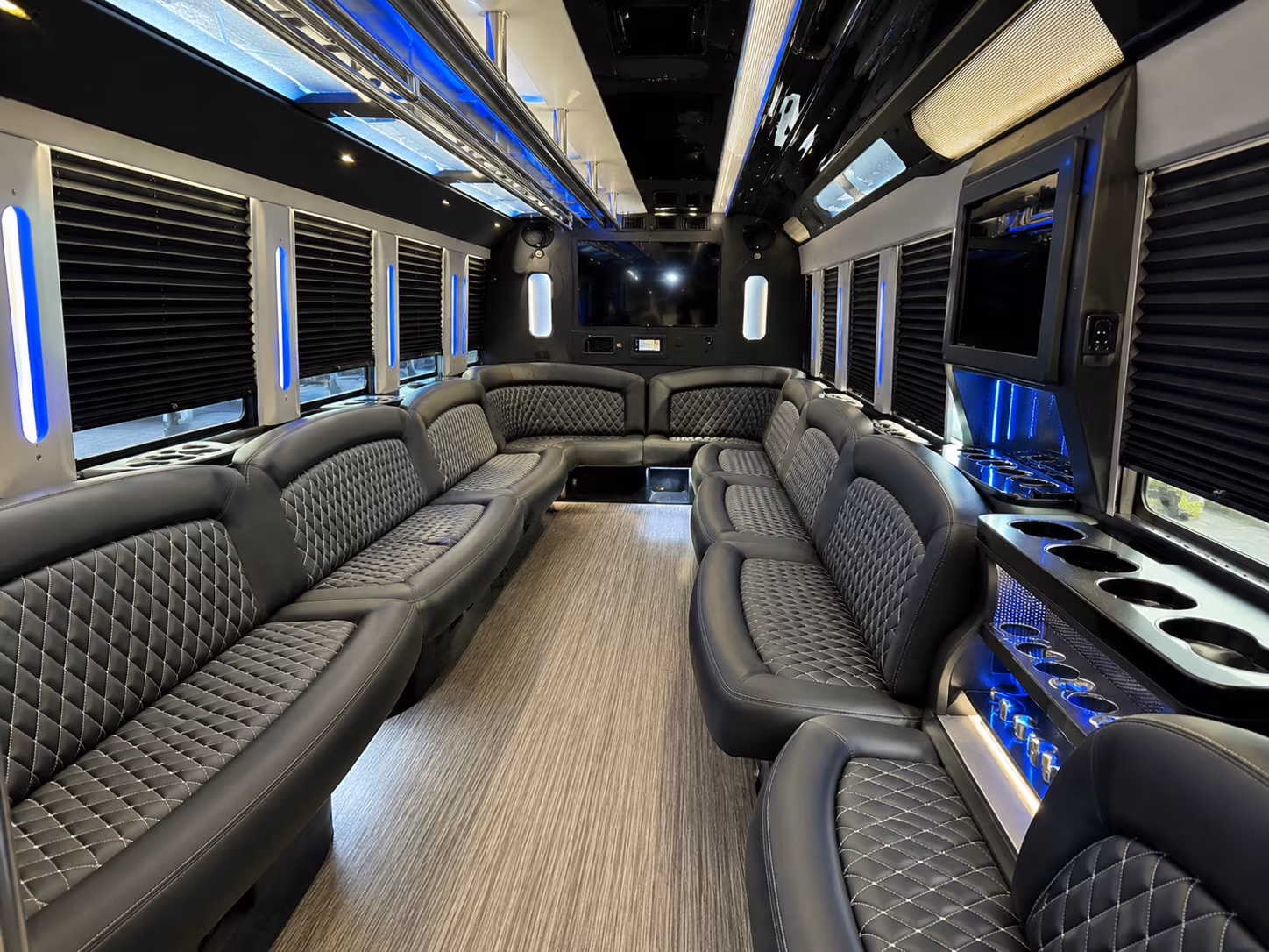 Fort Myers Birthday, Sweet 16, & Quinceañera Transportation party bus exterior