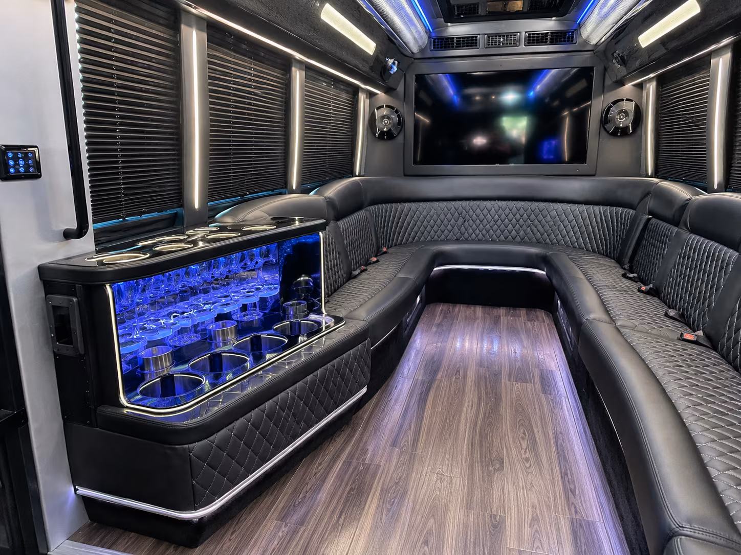 Fort Myers Birthday, Sweet 16, & Quinceañera Transportation party bus exterior