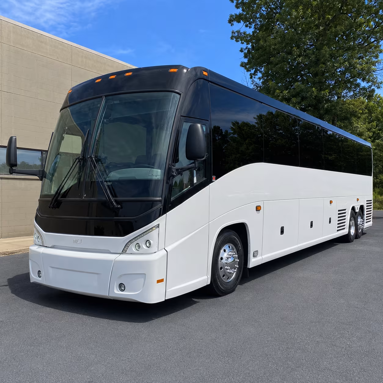 Fort Myers Corporate Transportation party bus exterior